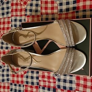 Nina silver sparkle heels size 8. Like new!